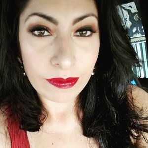 Meet your Posher, D'lizs